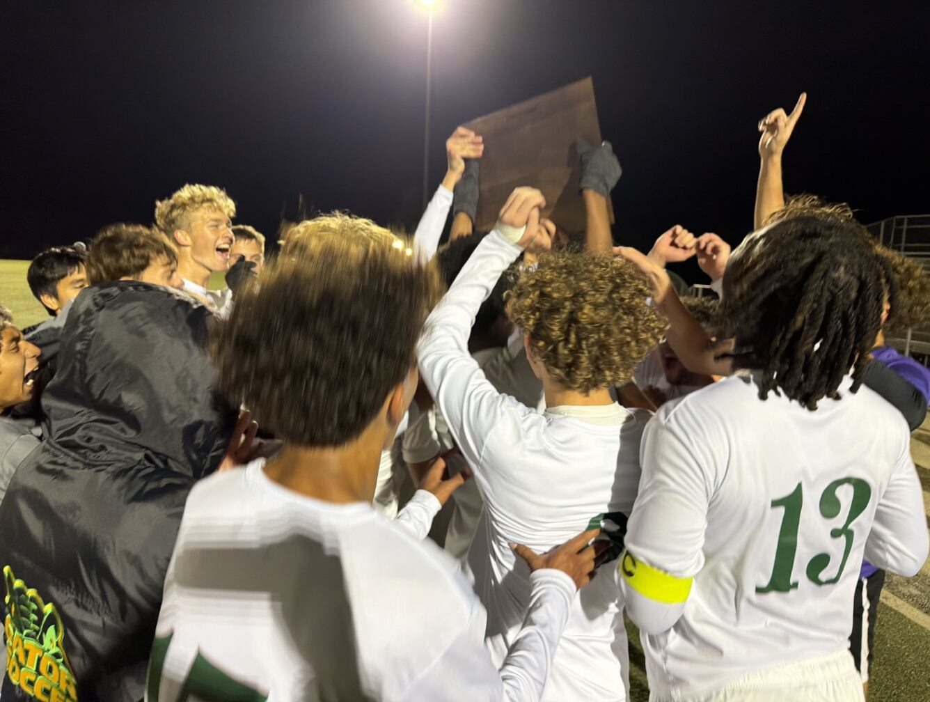 Jonathan Washington nets game winner, Crystal Lake South holds off Crystal Lake Central to win sectional title — Shaw Local News Network