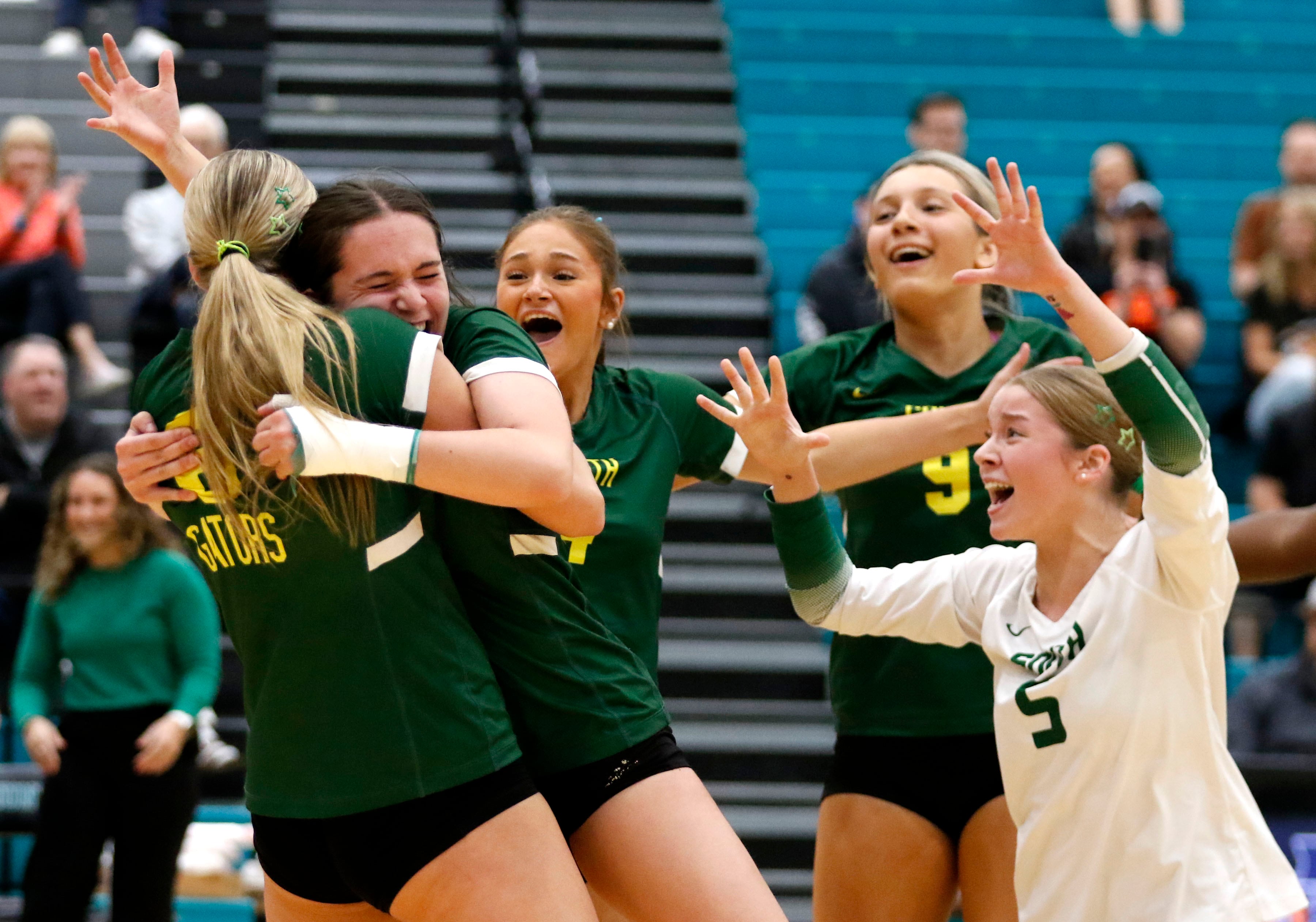 Crystal Lake South beats Crystal Lake Central a third time, captures regional title — Aurora Sports news